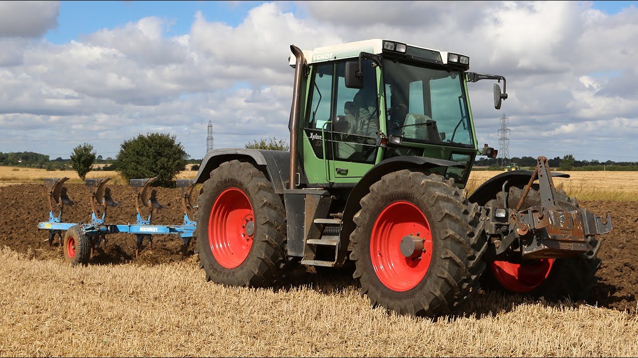 Super-rare modern classic Fendt Xylon 524 systems tractor ploughing with 5f Lemken EurOpal 6 plough