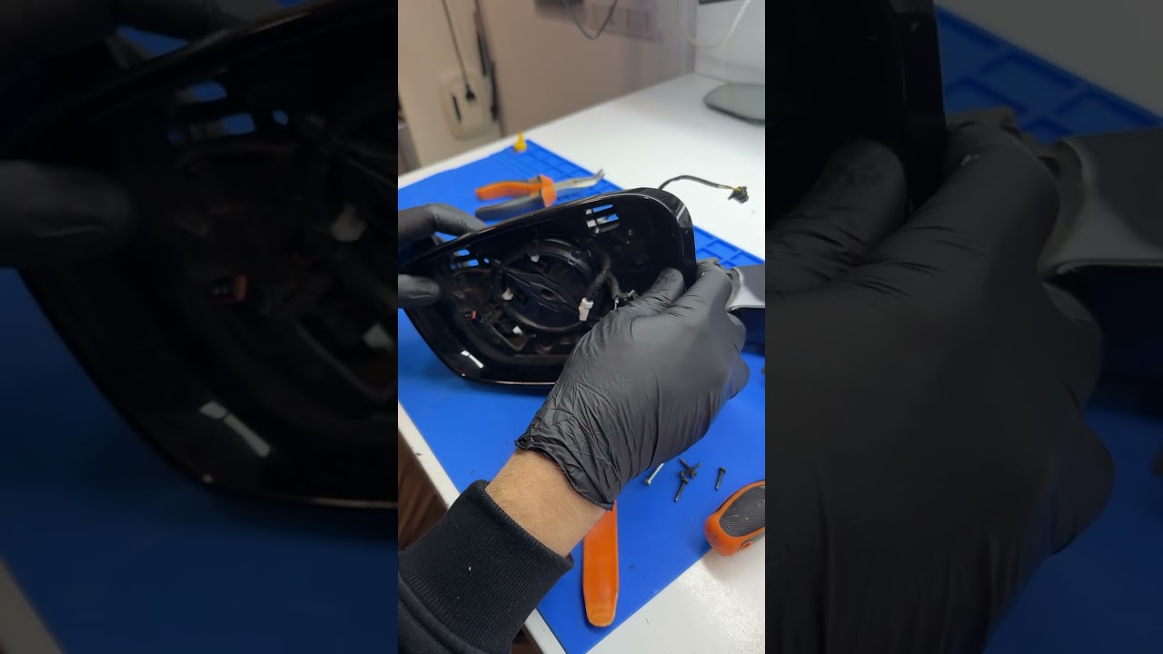 Rozbiórka lusterka BMW G20 / G21 – jak wyjąć moduł lusterka bmw g20