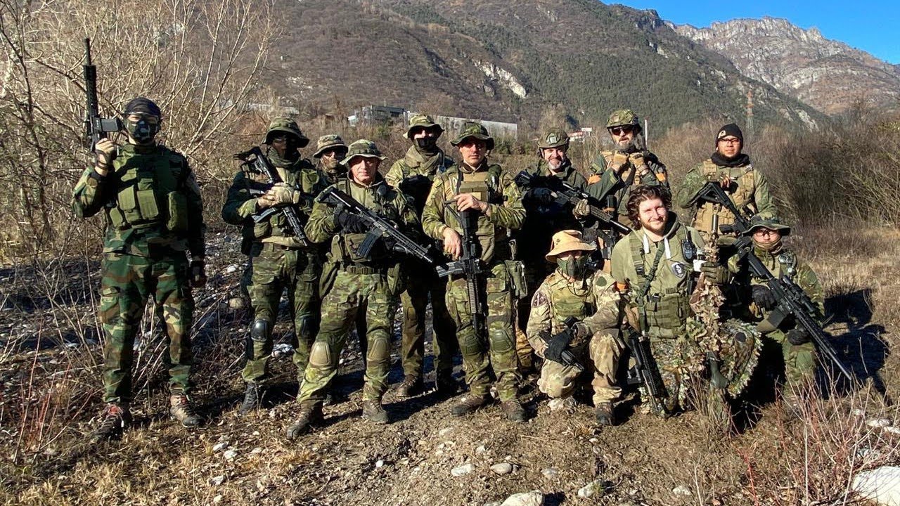 Cecchino distruggere un'intera squadra d'assalto| airsoft sniper gameplay | long range kills|