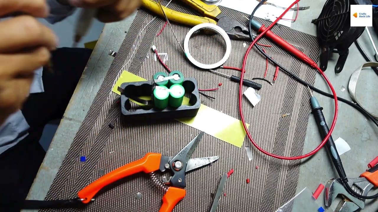 How to install battery lithium ion 2S2P 7.4V