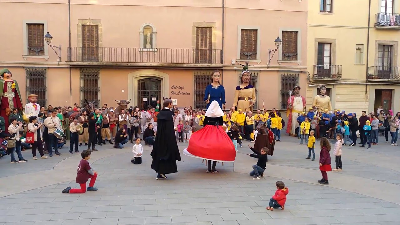 Mercat del Ram a Vic 2019 - Ballada dels Gegants pubills infantils, Bou petit i Mulasseta de Vic