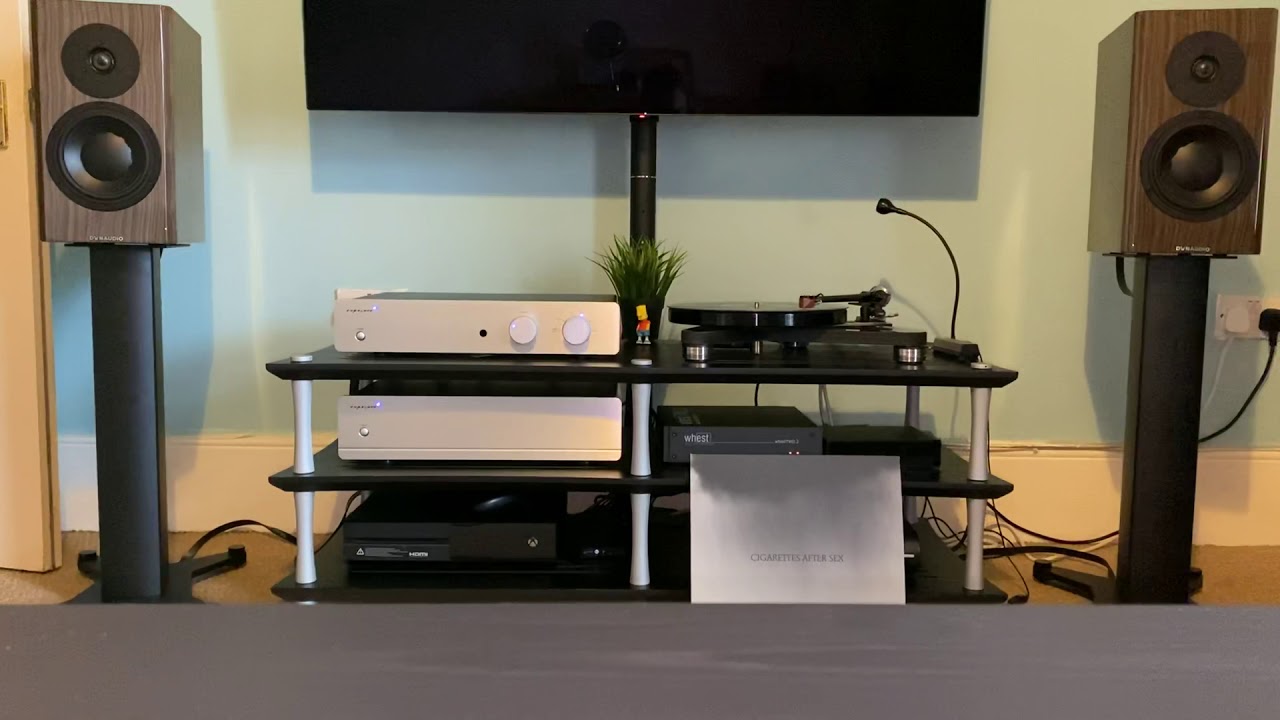 Dynaudio Special 40, Exposure 3010 Pre/Power, Rega RP8 - Cigarettes after Sex