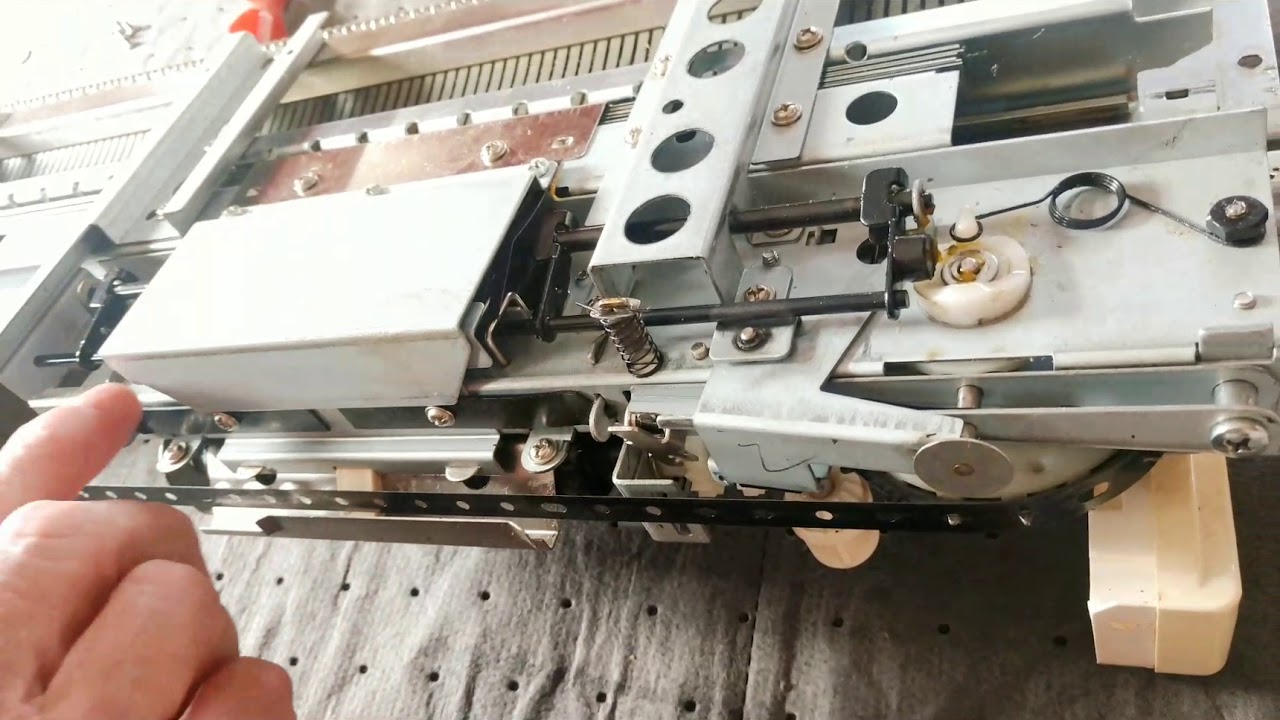 Расширенное устранение неполадок вязальной машины Brother 892, приводящих к неправильному плетени...