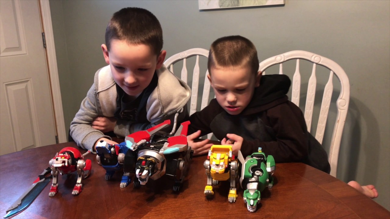 Magic Box: Voltron Legendary Defender Legendary Lions and Voltron