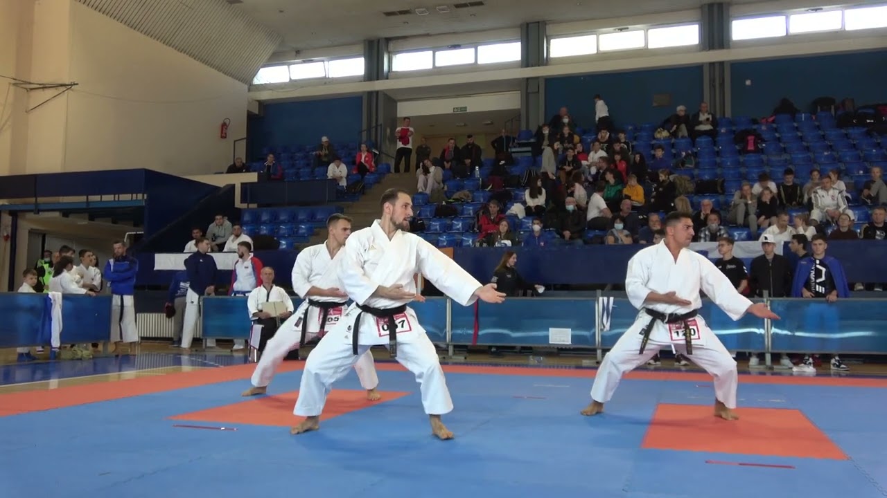Kata GOJUSHIHO SHO  Bogdan Paun, Stefan Ionica, Dragos Balaiasa Campionat European Karate Traditiona