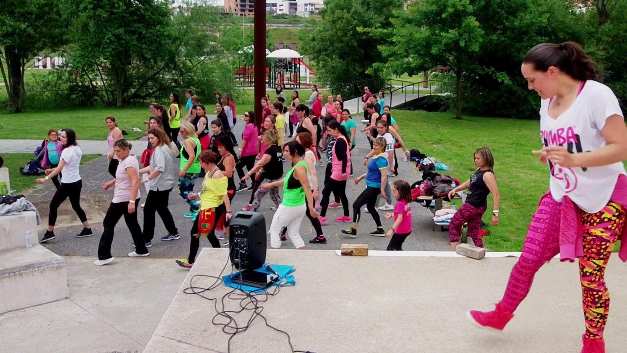 Despacito ZUMBA Ana Segura (ZUMBA Sunday Mornings)