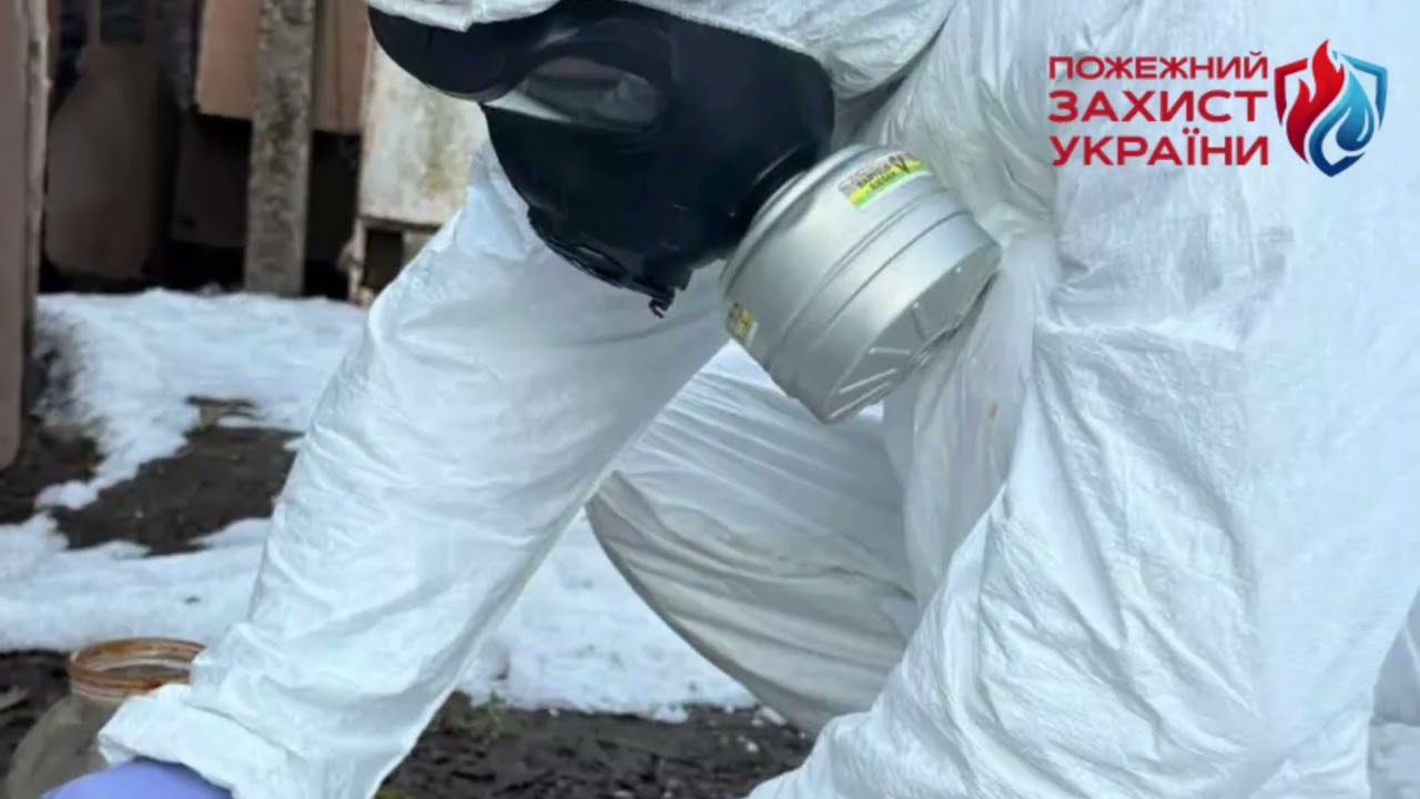 15 кг ртуті у приватному дворі Житомира: рятувальники вилучили небезпечну речовину