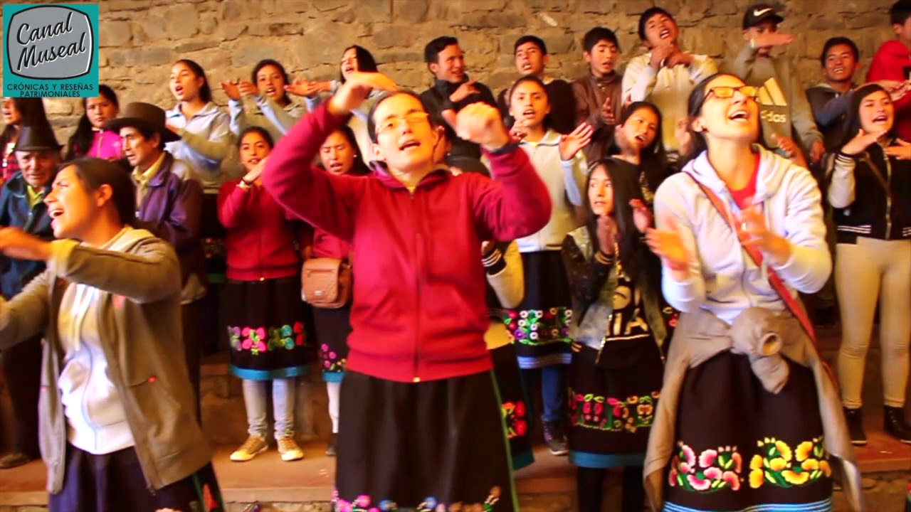 ORATORIO DON BOSCO DE LOS ANDES / Un camino en los Andes / Autor: Padre  Ugo de Censi