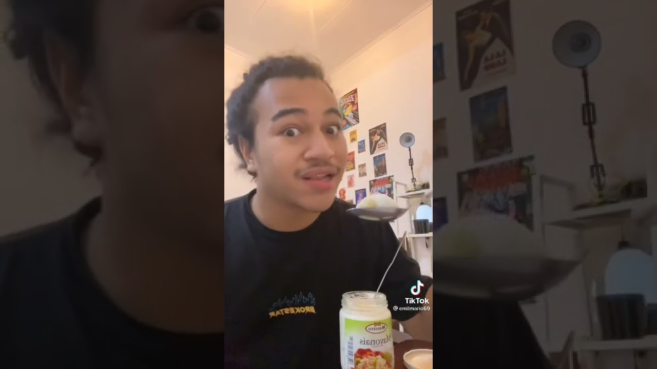 Emil Mario Makan Bawang  Putih 