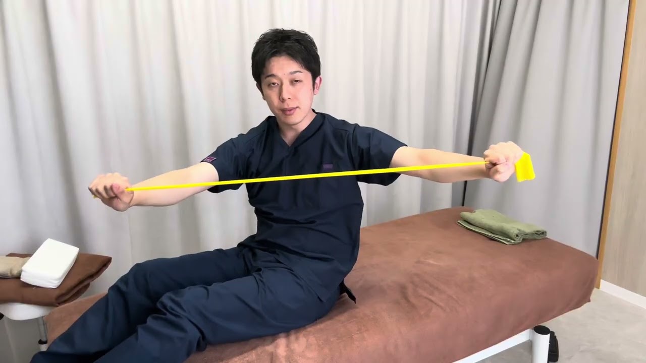 チューブを使った腹筋運動
