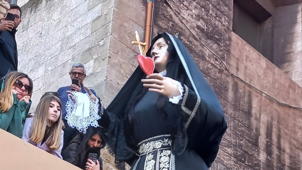 SETTIMANA SANTA A TARANTO 2024 processione Dell'Addolorata rientra la Troccola
