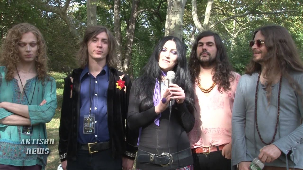 A GHOST GHOUL'S FAVORITE PURSON WITH LIKEMINDED MUSIC