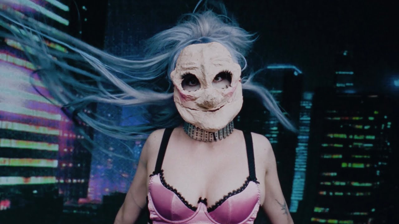 Ashnikko - I Want My Boyfriends to Kiss (Official Visualiser)