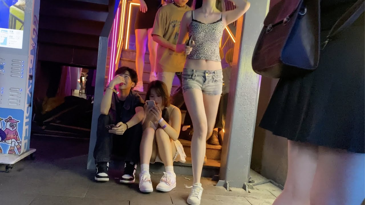 让人难置信的中国街景！深夜的广州，到处充满着魅力与诱惑！ May，9, 2025, #guangzhou Street scene，#chinatravel Party Pier,etc.