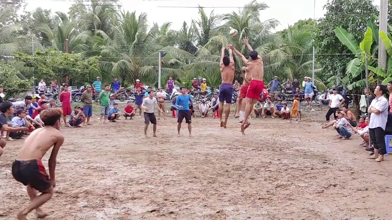 Trận đấu kì lạ nhất làng bóng chuyền độ, mình anh cân hếttt