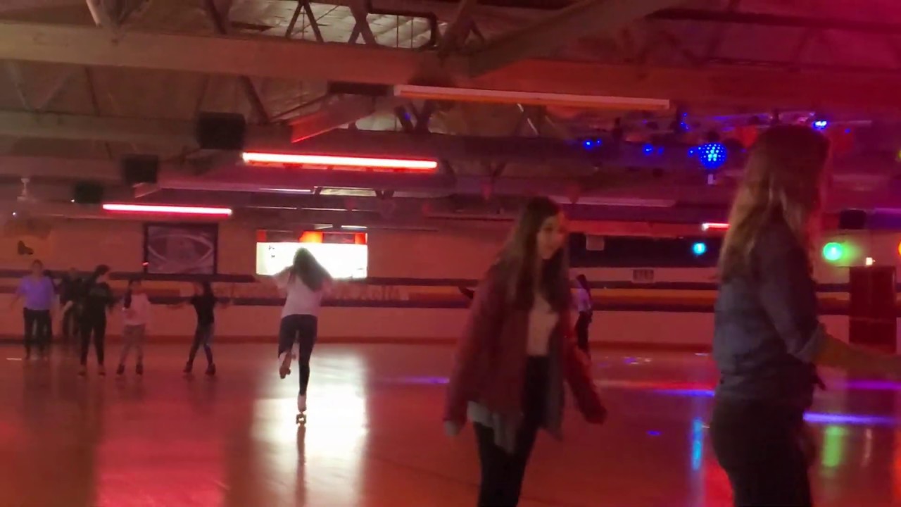 Fleetwood Roller rink! Catch a glimpse of a classic Chicago roller rink!
