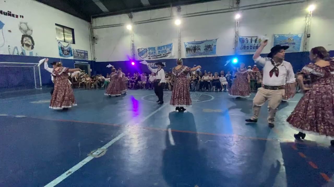 Cuadro Norteño "Otra Vuelta" bailan Zamba