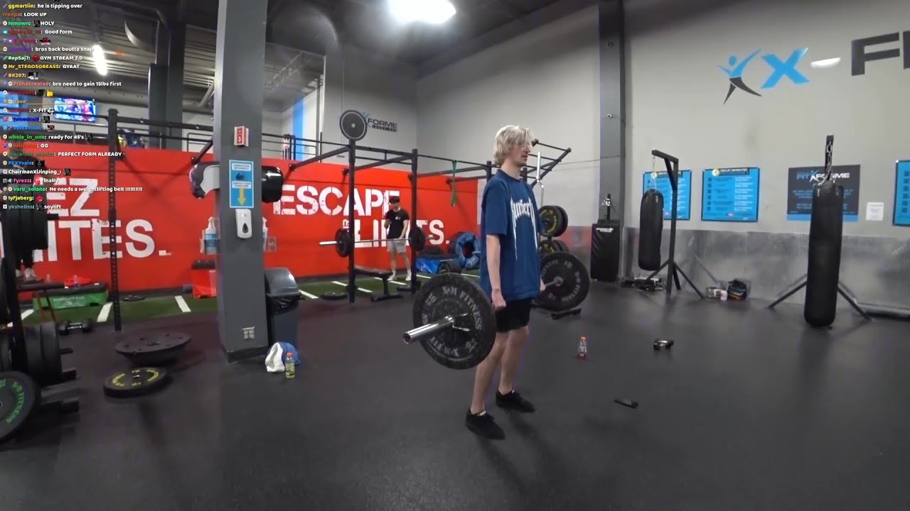 xQc Deadlifts for The First Time Ever