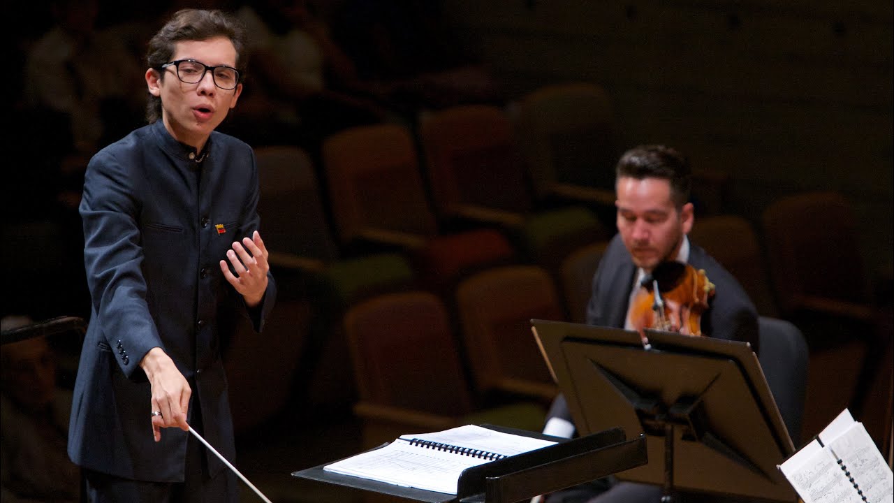 Enluis Montes Olivar conducts the Simon Bolivar Symphony - Cantata Criolla.