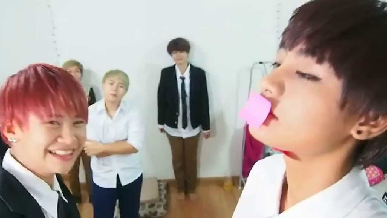 BangEarn BOMB 'Post-it game'
