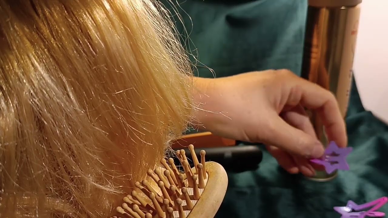 Magyar ASMR -Elkészítem a frizurádat a Mikulás - partyra