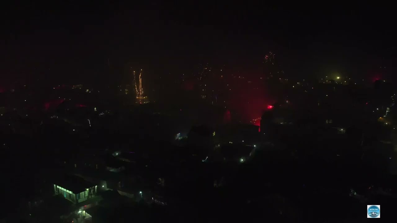 THỜI KHẮC ĐÓN GIAO THỪA