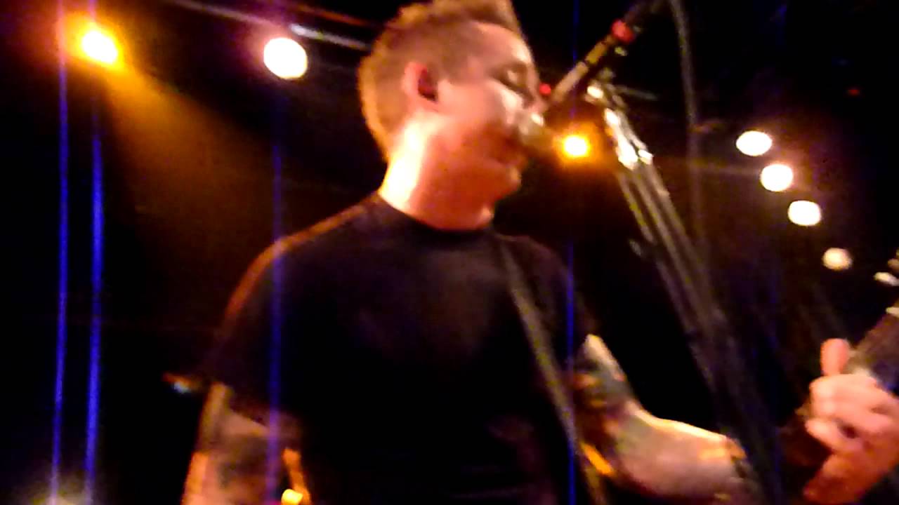 Yellowcard -- Life of Leaving Home - Live @ La flèche d'Or - Paris le 05 09 2011