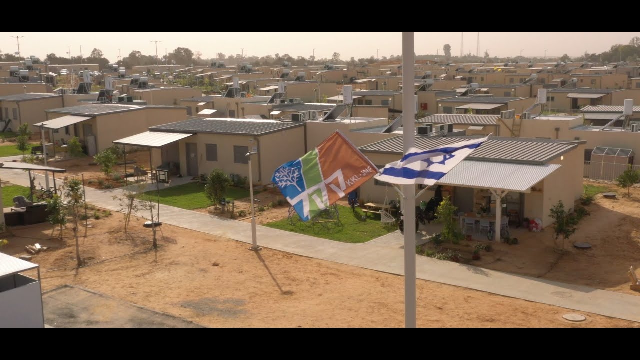 Kfar Aza Refugees Move into Their New Home in Ruhama