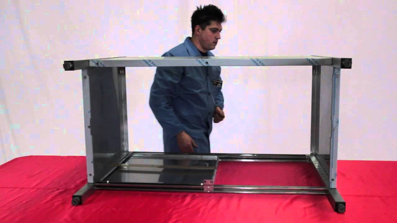 Inoxinnovation - Video tutorial - Montaggio tavolo armadiato / armadio porta attrezzature.