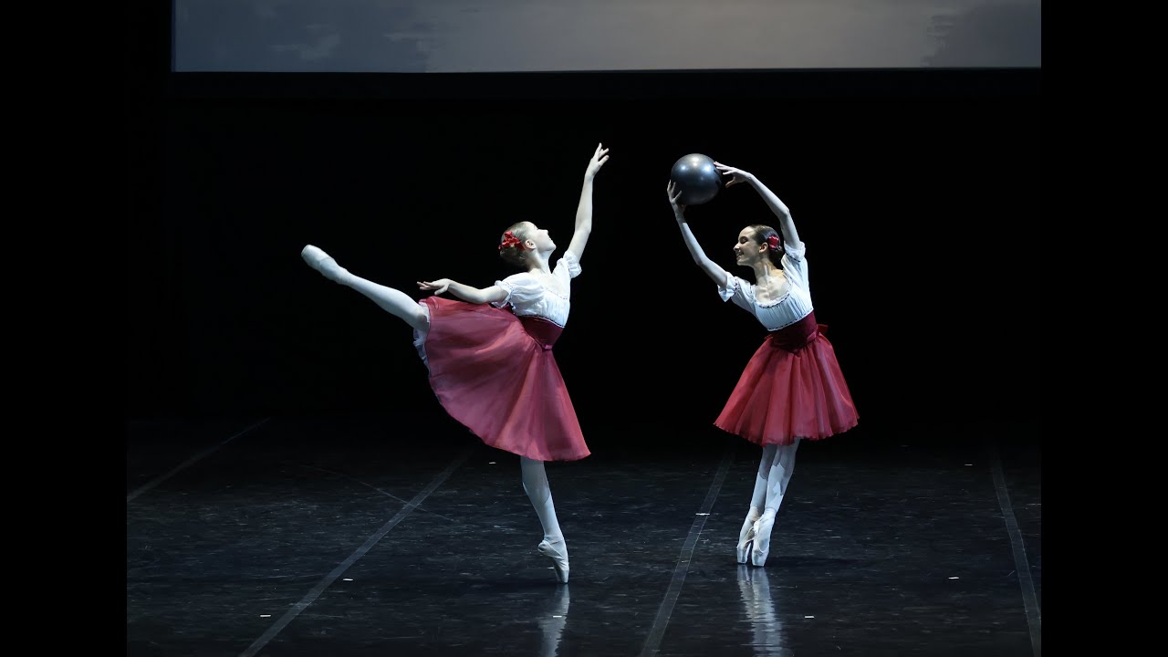 Tuileries garden. Сад Тюильри. Natasha Furman and Yasmina Aziz. Vaganova Academy.