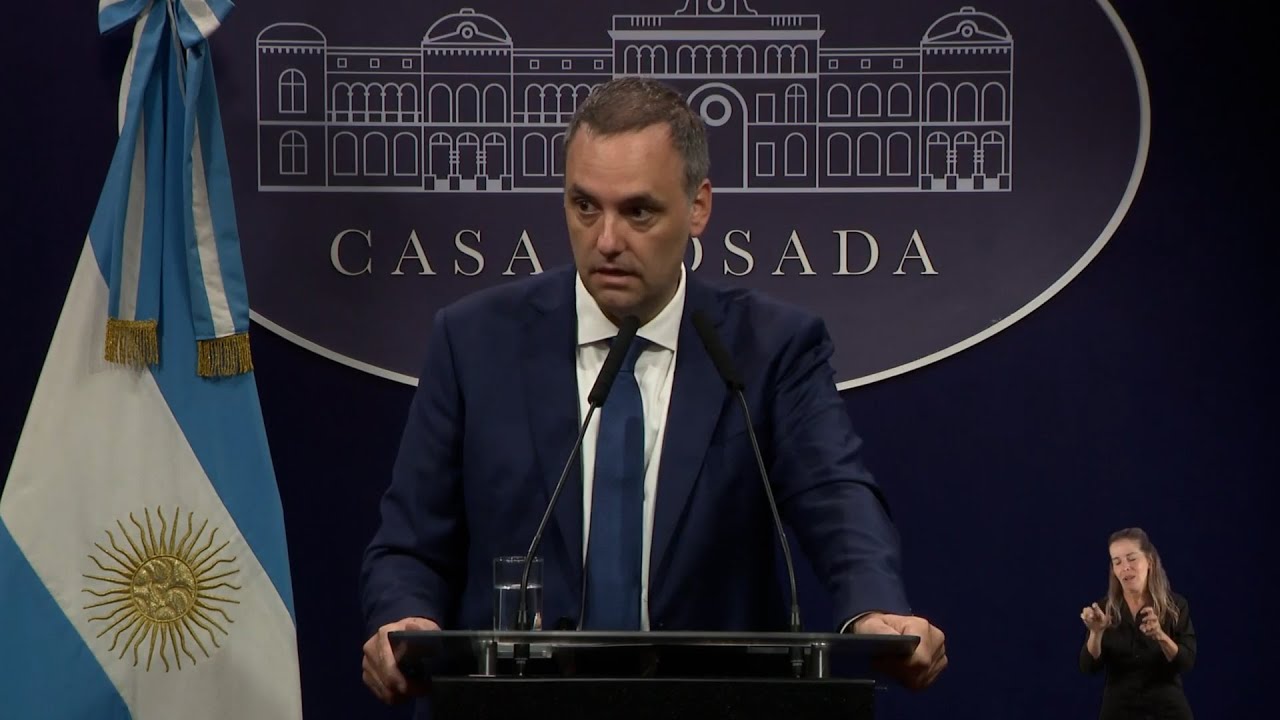 Adorni calificó a Cristina Kirchner de 