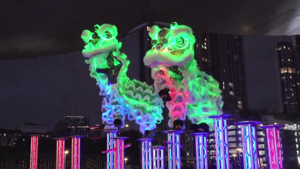 吉隆坡光艺龙狮体育会 | Acrobatic illumination lion dance by Kwong Ngai at MyTown Shopping Centre