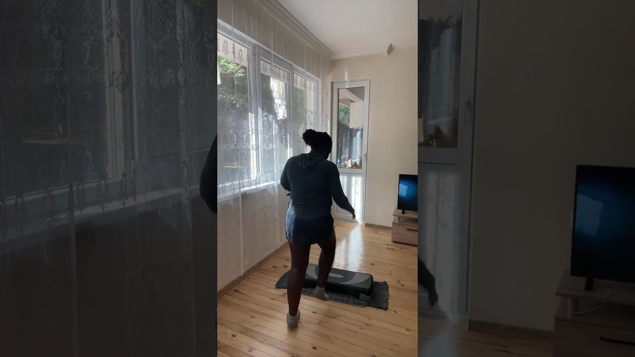 Live workout from Home .Stepbox Aerobics session 💃💃🏾#live #livestream #subscribe #aerobic #workout