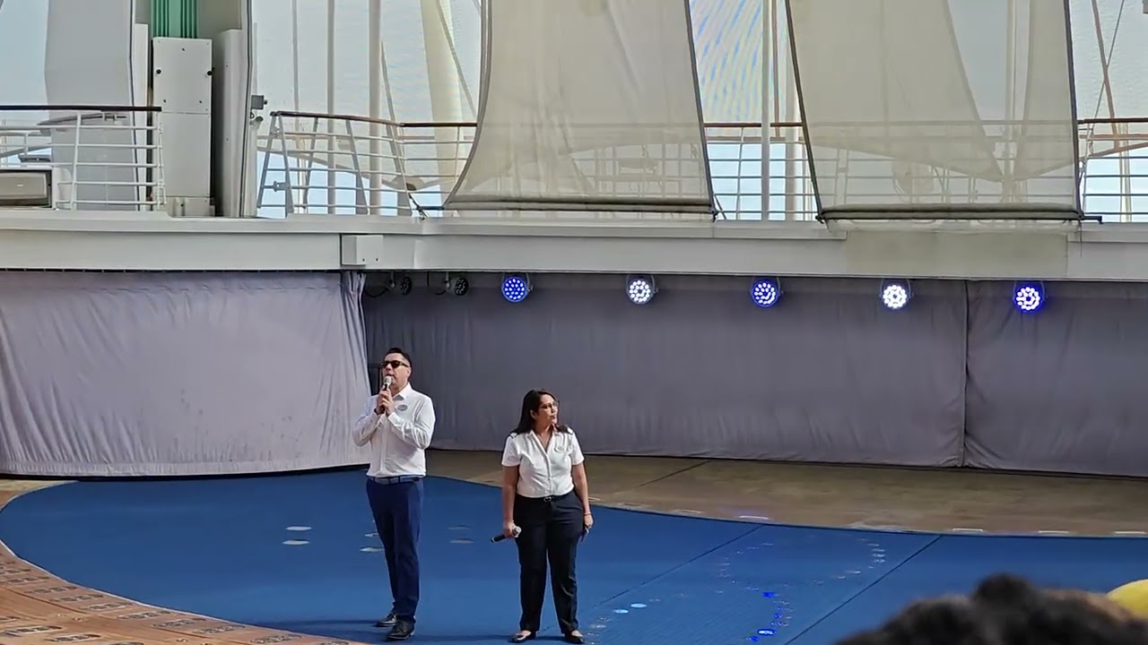 @RoyalCaribbean Crown and anchor @symphonyoftheseas2673