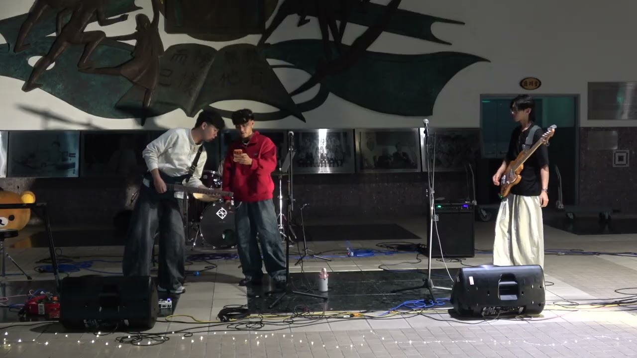 勤益熱音【只聖下鋼琴陪我彈了一天】THE ORAL CIGARETTES -狂亂Hey Kids!!、荷爾蒙少年 - 黑甜鄉、紅色的人(band cover by 費洛蒙騷年) #勤益熱音 #樂團表演