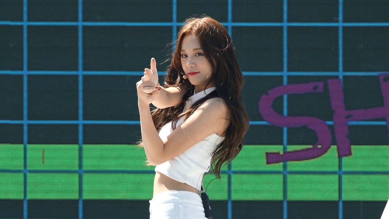 [4K] [180908] LABOUM 라붐 (솔빈) - 푱푱 Shooting Love (전우마라톤) 직캠/Fancam by PIERCE