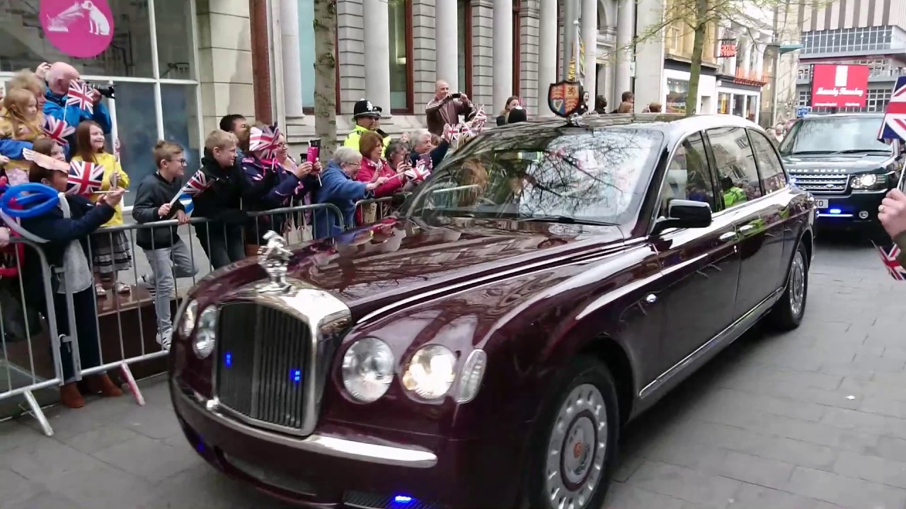 queen visit Leicester 2017