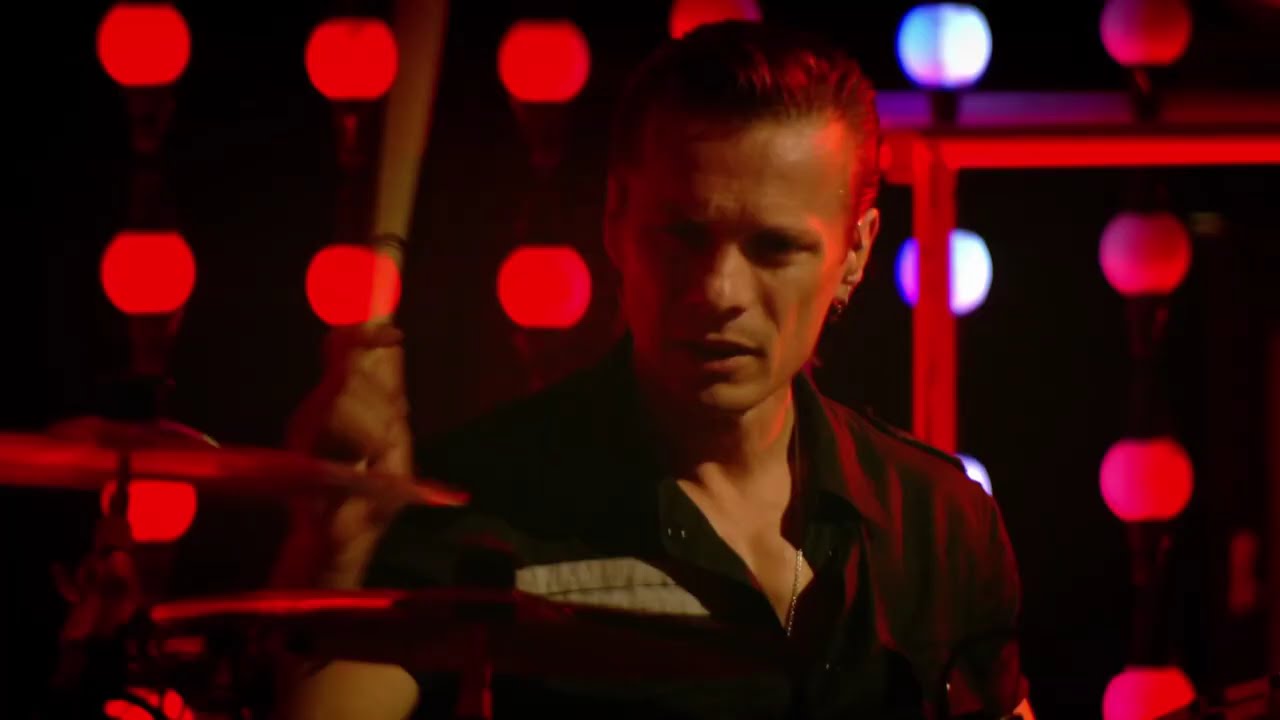 U2 &ndash; Vertigo Live From Chicago, 2005 [4K Remaster]
