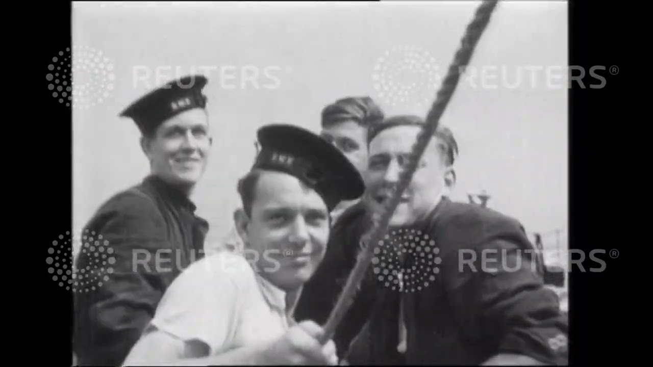 В 1940 году эсминец HMS Ajax потопил три итальянских эсминца в Средиземном море.