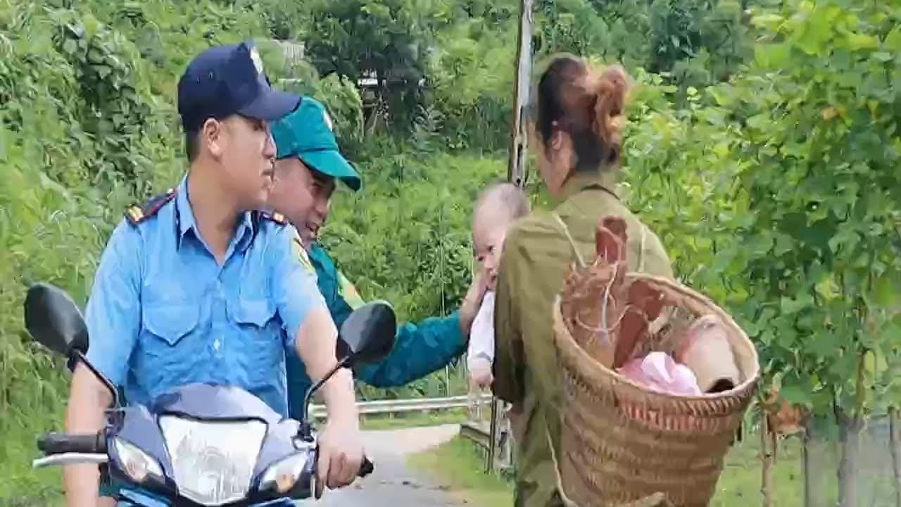 Police have found and rescued a 17 year old single mother who unfortunately fell into the water