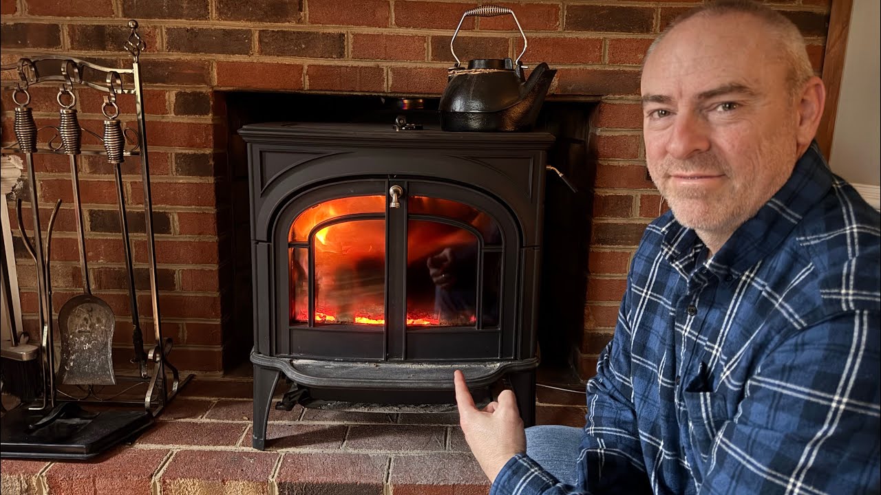 How to start a fire in a Vermont Castings Dauntless wood stove🔥🔥🔥