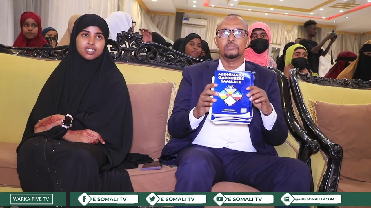 Buug loogu magac daray midnimada Gardheere Samaale oo Muqdisho lagu soo bandhigay.