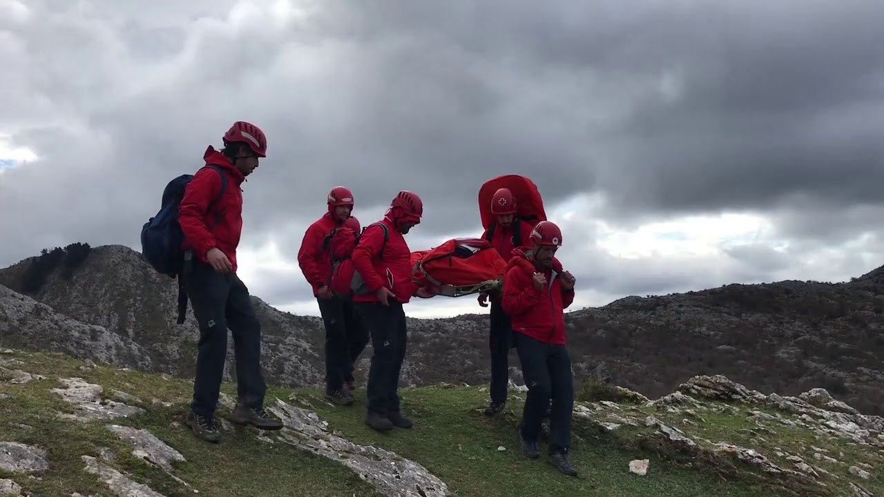 Formación de equipos de Montaña de los ERIE ByST de Cruz Roja Bizkaia.