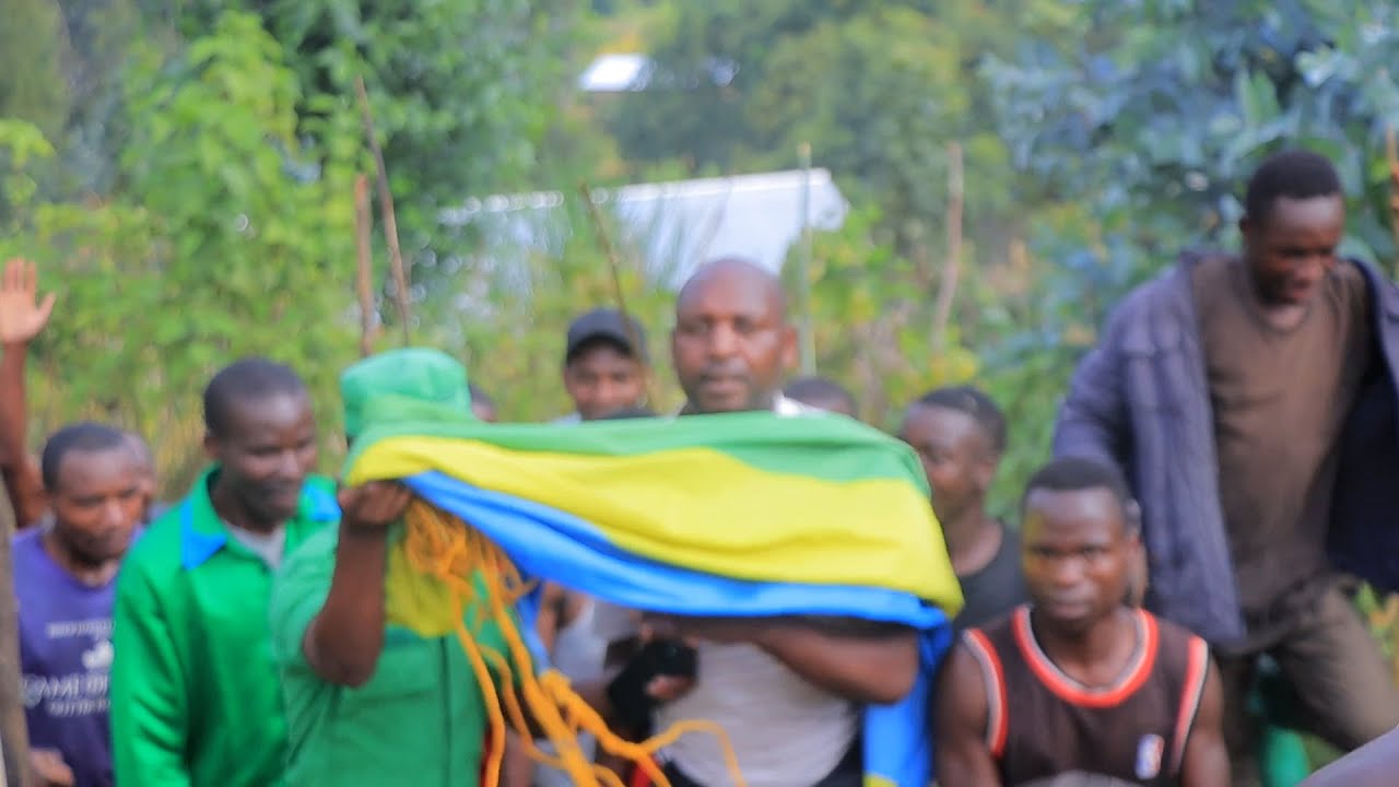 MUSANZE: UWARI UMUYOBOZI YARI YATABYE IBENDERA MU MURIMA WE|| YARITABYEHO AMABUYE