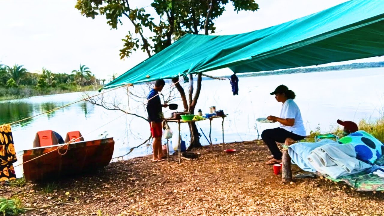 🏕 Acampamos as margens do lago serra da mesa pegamos muita chuva e muito peixe 🎣🎣