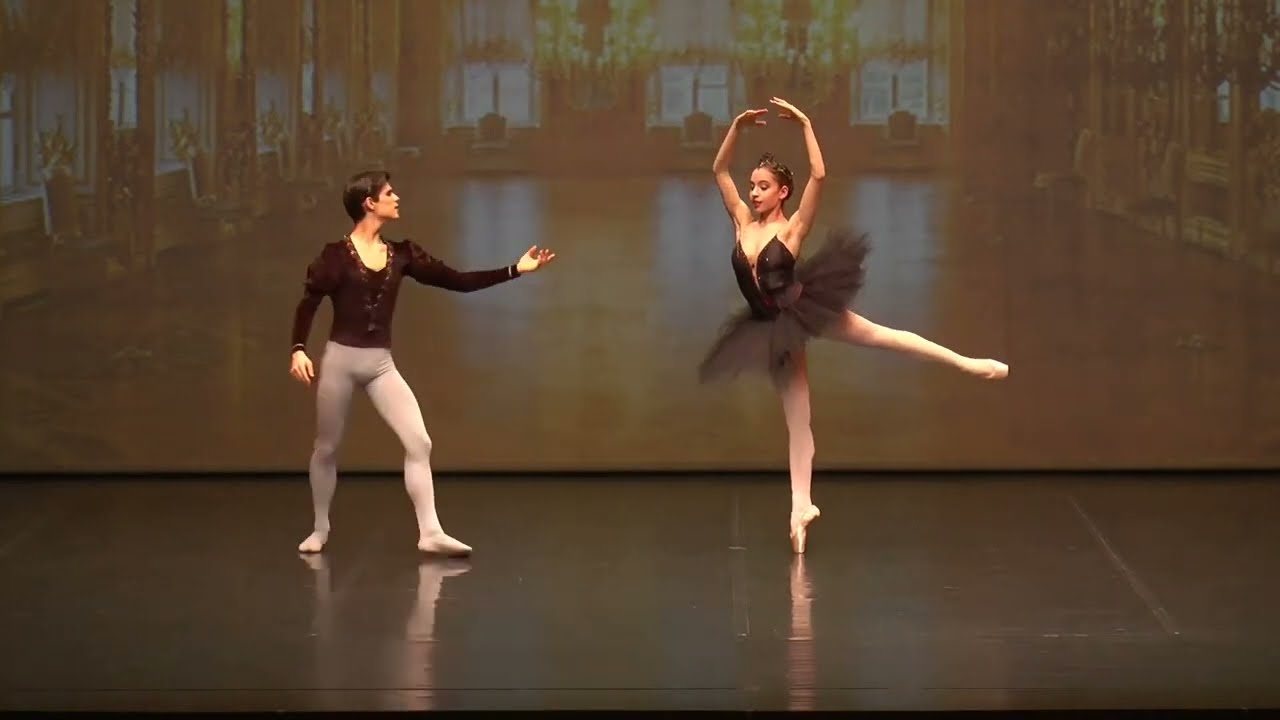 3 BLACK SWAN PAS DE DEUX (ONLY)  MARGARITA FERNANDES  ANTONIO CASALINHO  2021