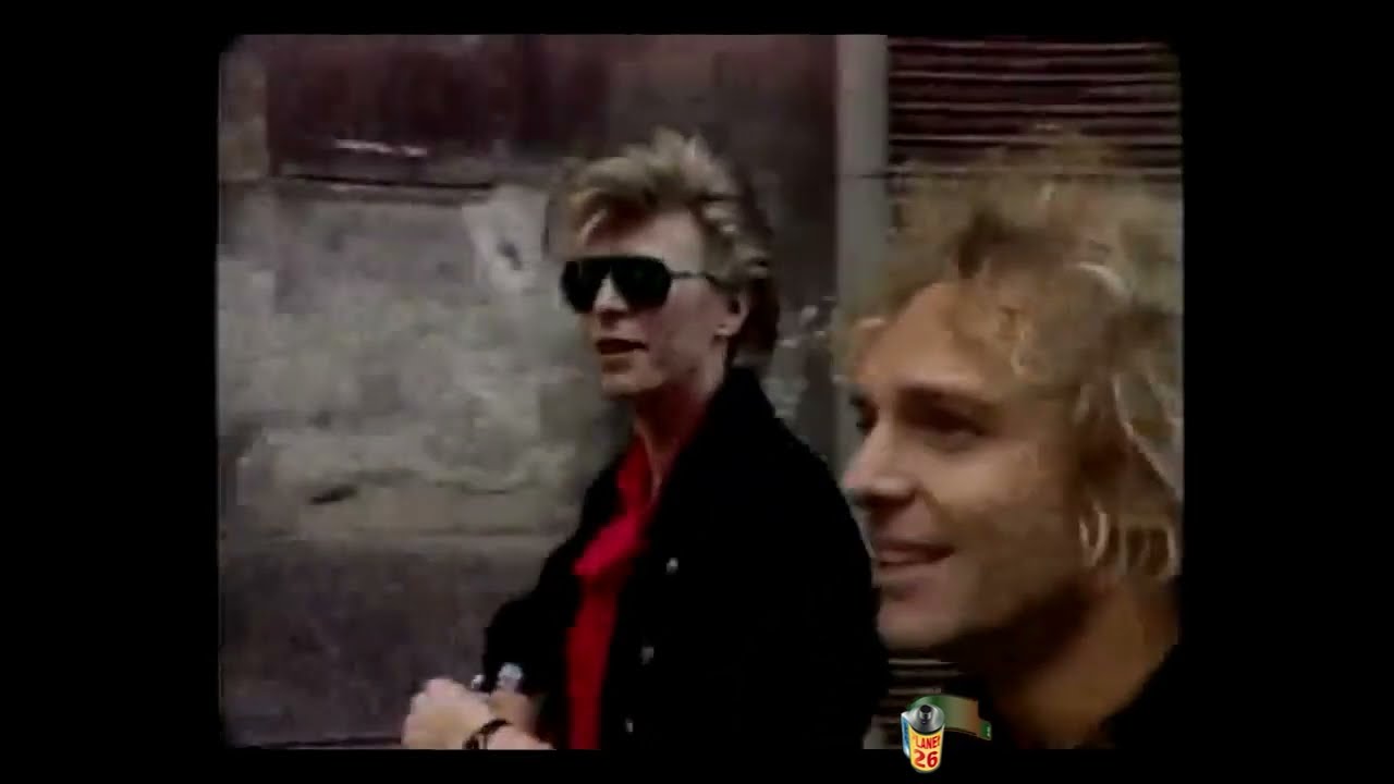 DAViD BOWiE y PETER FRAMPTOM 1987 firmando autografos y tomandose una cerveza en Madrid 747 39 2046