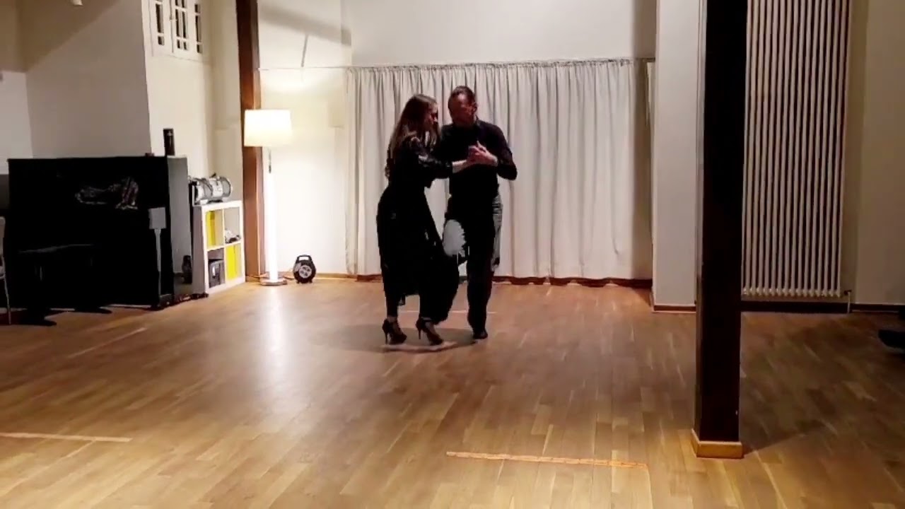 Tango Vagabundo Steps: Sacadas, Back Sacada, Gancho
