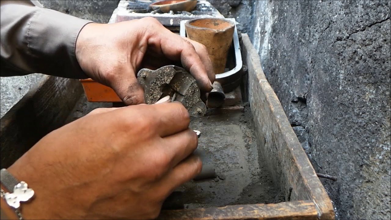 Anillo vaciado en tierra │ 2Cardo