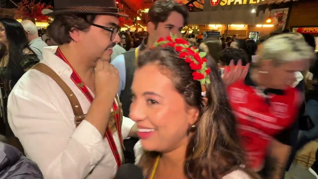 ROLÔLÔ NO OKTOBERFEST - CAROL MALOCA